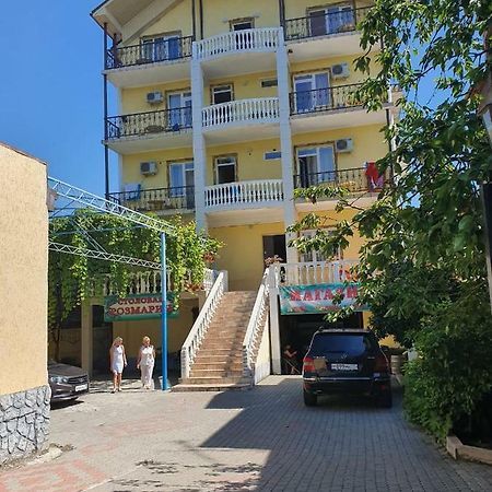 Ахра Hotel Гагра Екстериор снимка