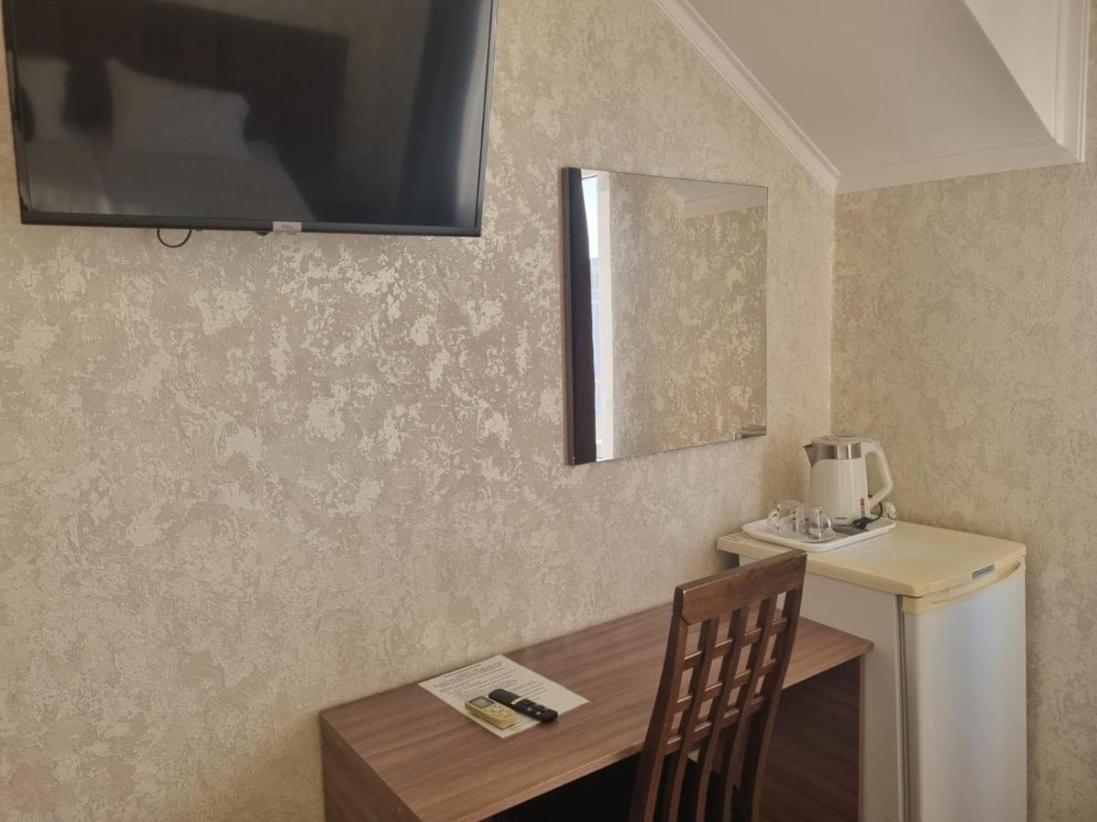 Ахра Hotel Гагра Екстериор снимка