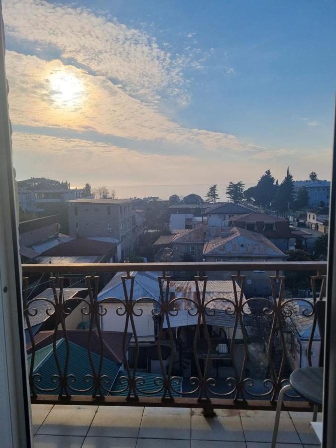 Ахра Hotel Гагра Екстериор снимка